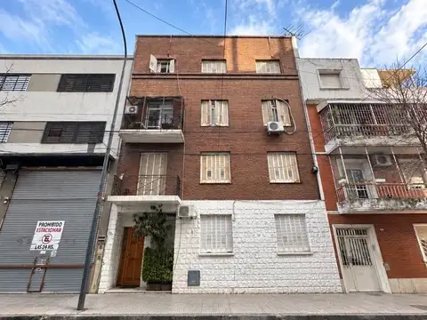 Depto 2amb amplio con dos patios