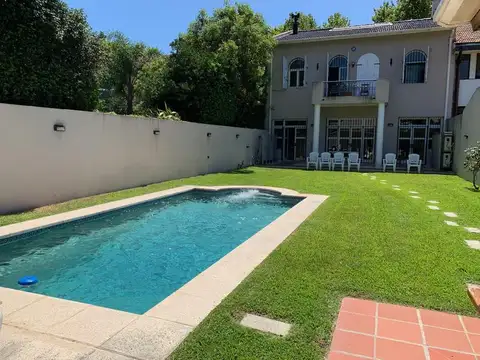 Casa en Venta con 1 cochera