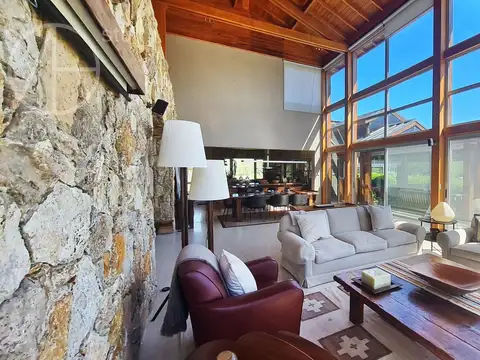 Casa 6 ambientes en venta Isla Del Este Tigre