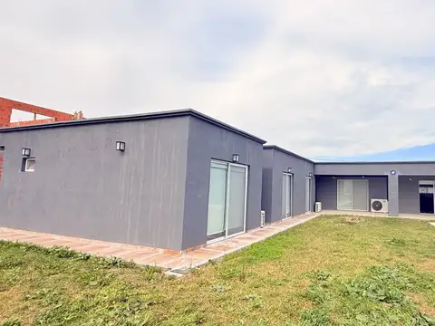 Casa en Alquiler de 3 dormitorios