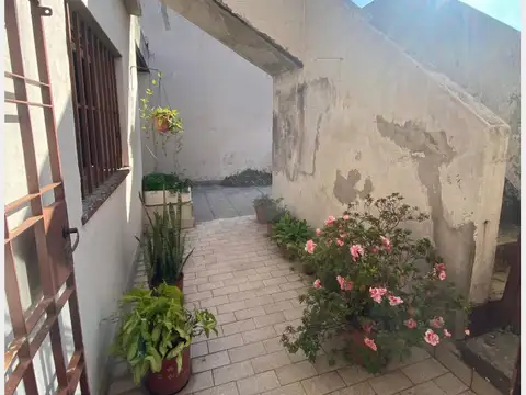Casa en Venta con 3 cocheras