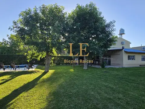 Casa en Venta con 4 cocheras