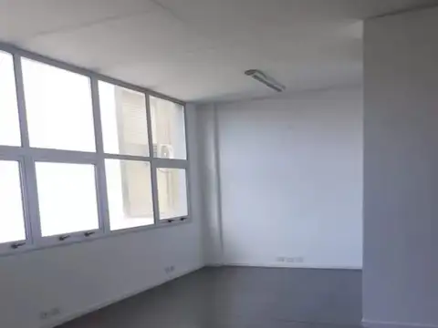 Oficina en Alquiler al Norte
