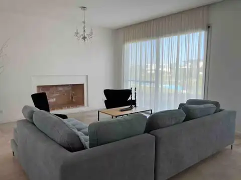 Casa en Venta al Este