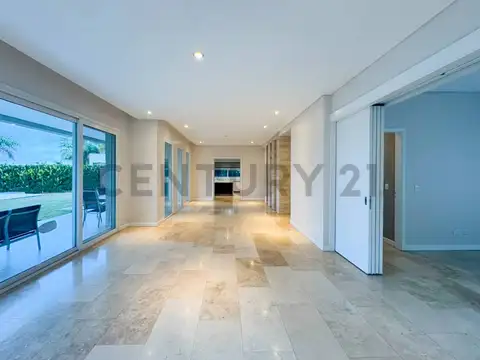 Casa premium en alquiler anual sobre el lago Los Lagos Nordelta