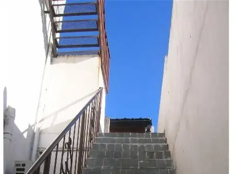 Av. Presidente PerÓn 4000, Piso 1