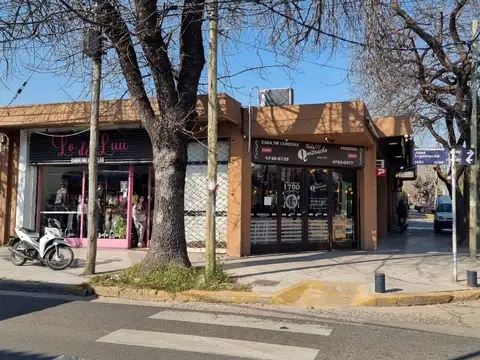 Dos Locales en Venta, uno gastronomico en Beccar