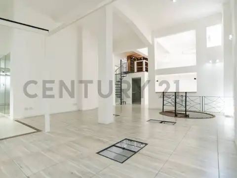 Local TRES ambientes en VENTA Planta Baja  - Monserrat