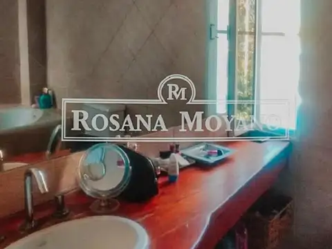 Casa en Venta con 4 cocheras