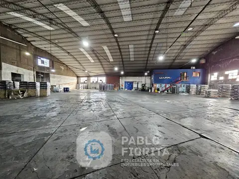 Oportunidad ubicación muy estratégica Galpón en venta 4000m2 esquina uso industrial Avellaneda