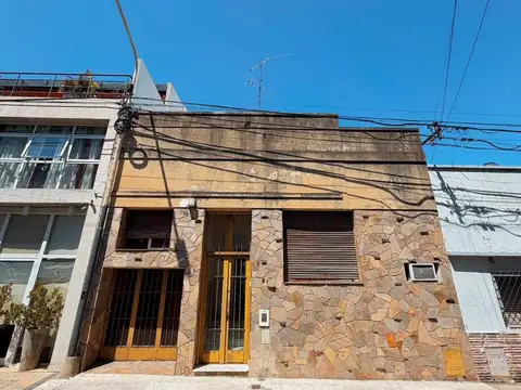 Apto Crédito. Ambientes amplios. Fondo con verde