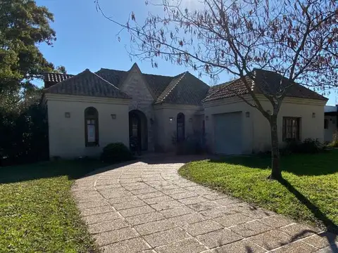 Casa en Alquiler en Pilar del Este - Santa Guadalupe, Countries y Barrios Cerrados en Pilar