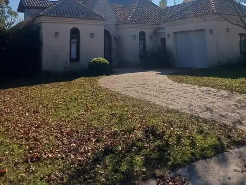 Casa en Alquiler en Pilar del Este - Santa Guadalupe, $ 1.600.000