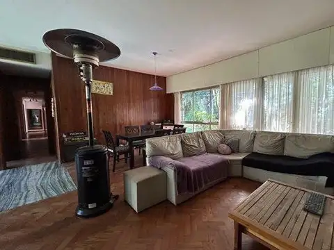 Casa en Venta en Alberdi, USD 690.000