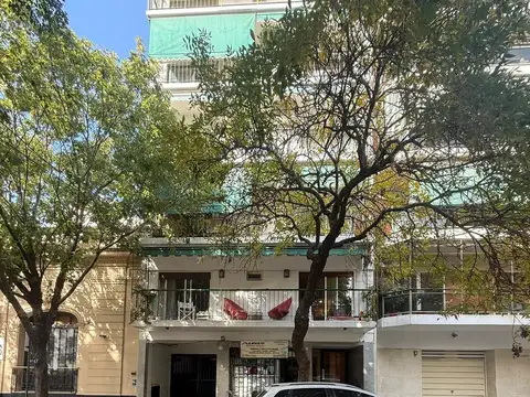 3 AMBIENTES FRENTE C/BALCON Y COCHERA - BAÑO /TOIL Y LAV SEP