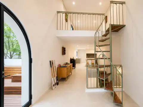 Casa en Venta con 2 cocheras