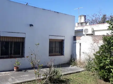 VENTA  - CASA 3 AMB. - APTO CREDITO -  LOTE PROPIO - PALOMAR
