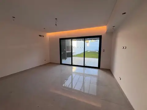 Depto Tipo Casa en Venta con 1 cocheras