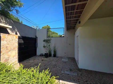 Depto Tipo Casa en Venta en Olivos, USD 215.000