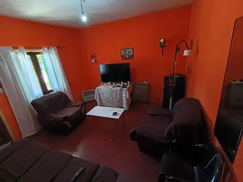 VENTA CASA 3 AMBIENTES CON AMPLIO TERRENO CLAYPOLE
