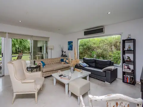 VENTA CASA 5 AMBIENTES CON PARQUE CANNING