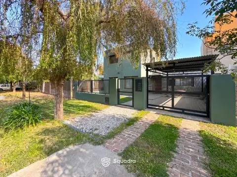 VENTA | PERMUTA - Casa 3 dormitorios, con jardín y parrillero - Roldán.