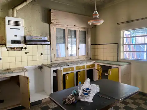 Casa en Venta con 4 cocheras