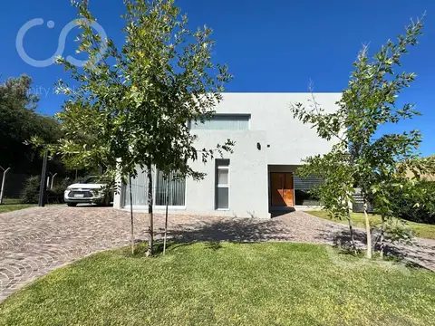 PILAR DEL ESTE BARRIO SANTA GUADALUPE