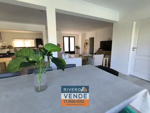 Casa 4 ambientes con 3 baños