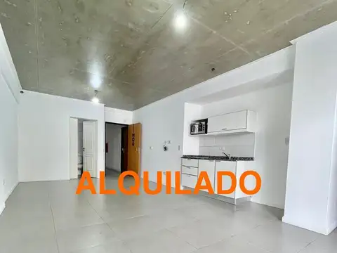 ALQUILER IMPECABLE MONOAMBIENTE CON PARRILLA Y BALCON
