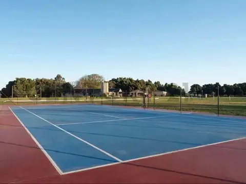 Avenida Atlantida 100, Piso 0