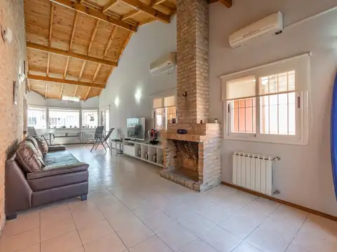 CASA EN VENTA EN LOMAS DE ZAMORA