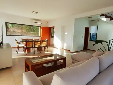 VENTA CASA 2 DORM PILETA VILLA ALLENDE GOLF