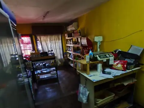 CASA DE 4 AMBIENTES MAS DEPARTAMENTO