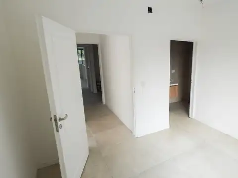 VENTA CASA 6 AMB - A ESTRENAR - LA ESPERANZA