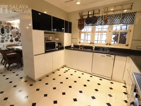 Residencia en venta estilo ingles en Olivos calle Corrientes