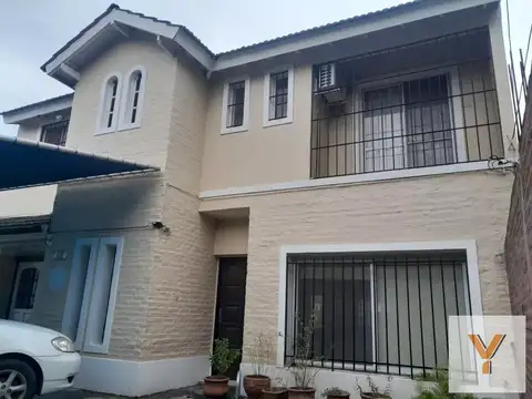 Casa en venta - 3 Dormitorios 3 Baños - Cocheras - 620Mts2 - Ingeniero Maschwitz