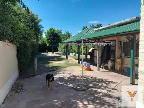 Casa en Venta con 3 cocheras