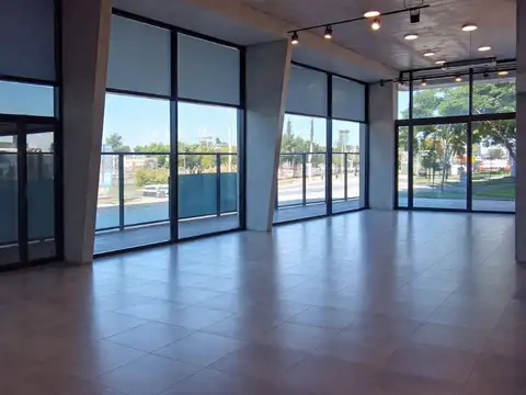 Local en Alquiler en Don Torcuato sobre Colectora