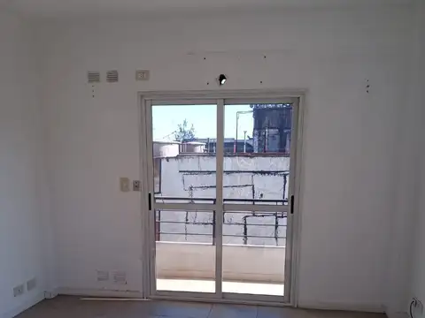 Departamento en Alquiler en Lomas Del Mirador, $ 550.000