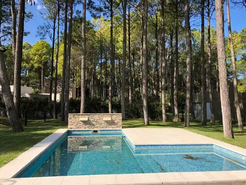 PINAMAR NORTE   PILETA CLIMATIZADA! 265m2 cub + 960m2 lote  