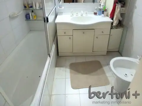 Casa 5 ambientes con 1 baño