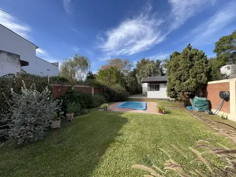 VENTA CASA MARTÍN CORONADO PILETA JARDÍN