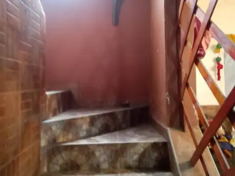 Juan Vucetich e/ Pasaje de Michelis y Comisionado Pablo Irigoin