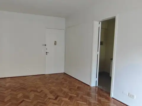 Dos Ambientes Contrfrente C/balcon, Sobre Av