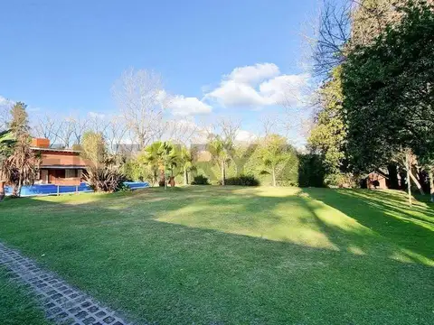 VENTA CASA 4 AMB CON PILETA EN TORTUGUITAS