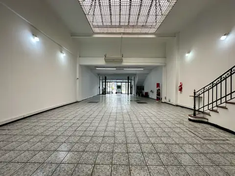 alquiler avenida mitre Local ex agencia de autos 330m2 villa martelli