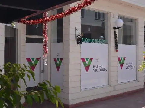 LOCAL   - GALERIA PASEO VICTORIA FUNES, AMPLIO CON ENTREPISO Y BAÑO PROPIO