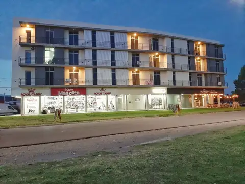 17 de Mayo e/ Vicente Lopez y Jorge Walsh