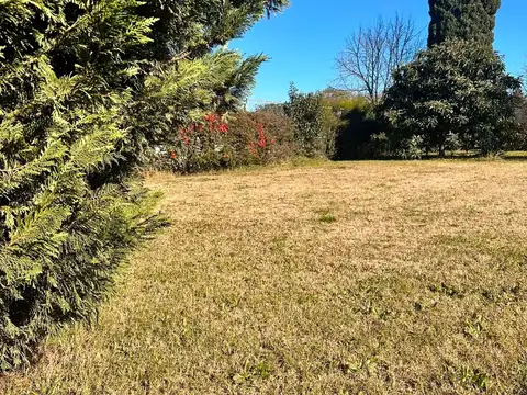 Venta lote 350m2 con excelente ubicación en Roldan